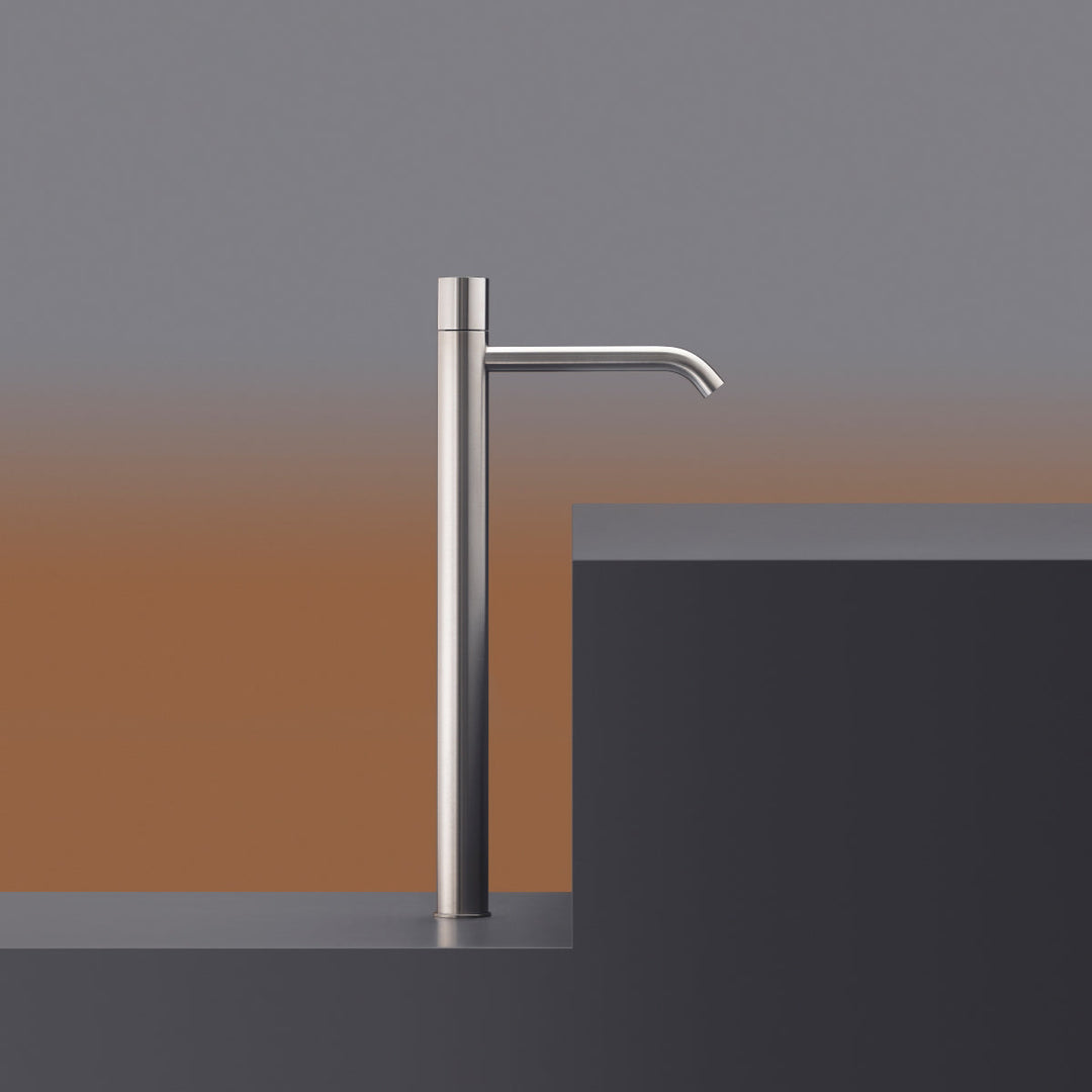Giotto Plus Deck mounted mixer for countertop basin H. 535 mm