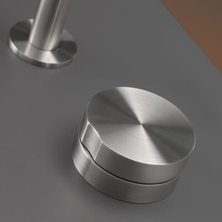Giotto Plus Two-hole mixer with swivelling spout H. 235 mm
