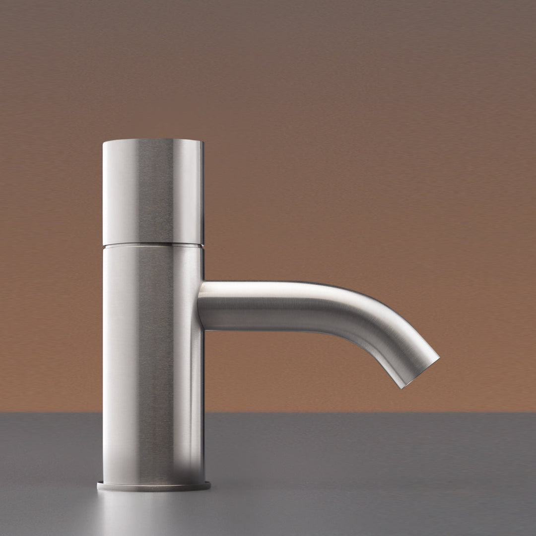 Giotto Plus Pillar tap for hot or cold water connection H. 135 mm