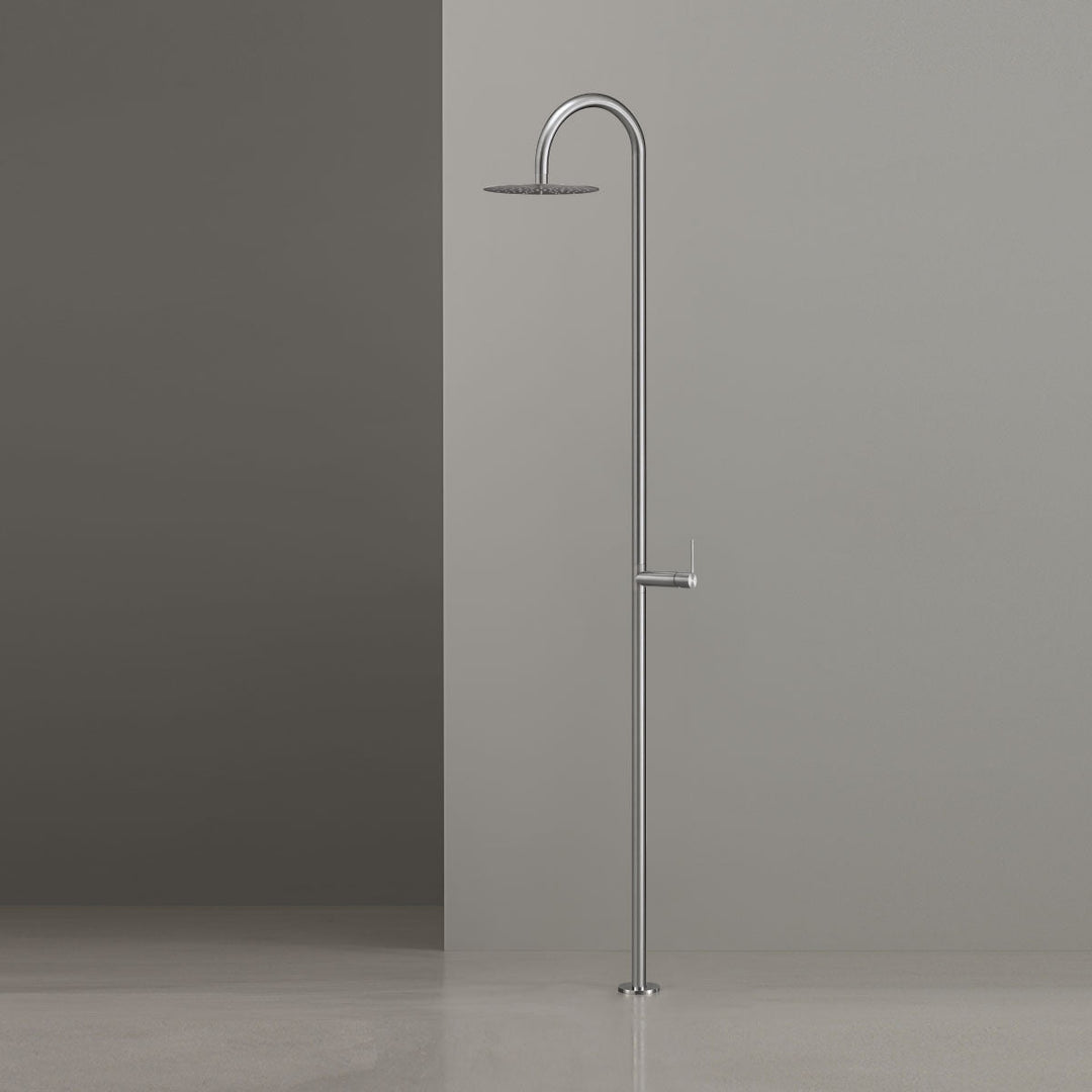 Innovo Free-standing outdoor shower in AISI 316L stainless steel controlled by mixer of INNOVO collection. Round adjustable shower head with transparent silicone nozzles and pressure regulator