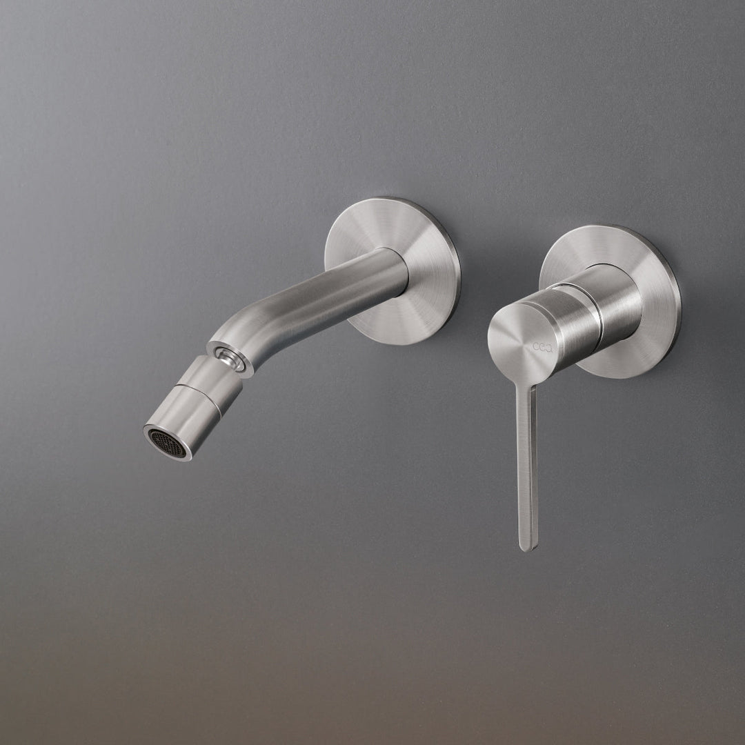 Innovo Wall mounted mixer with adjustable spout L. max. 165 mm