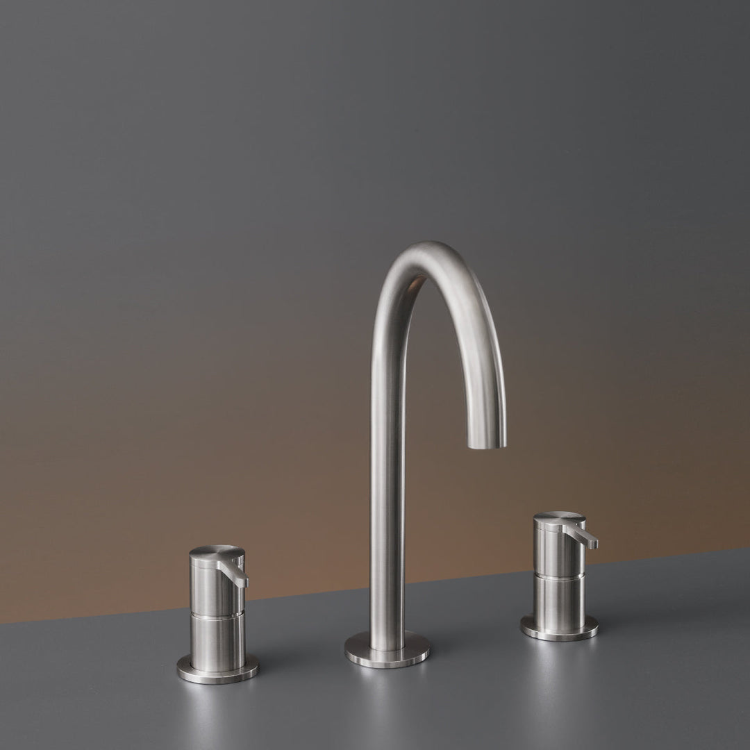 Innovo Three-hole mixer with swivelling spout H. 245 mm