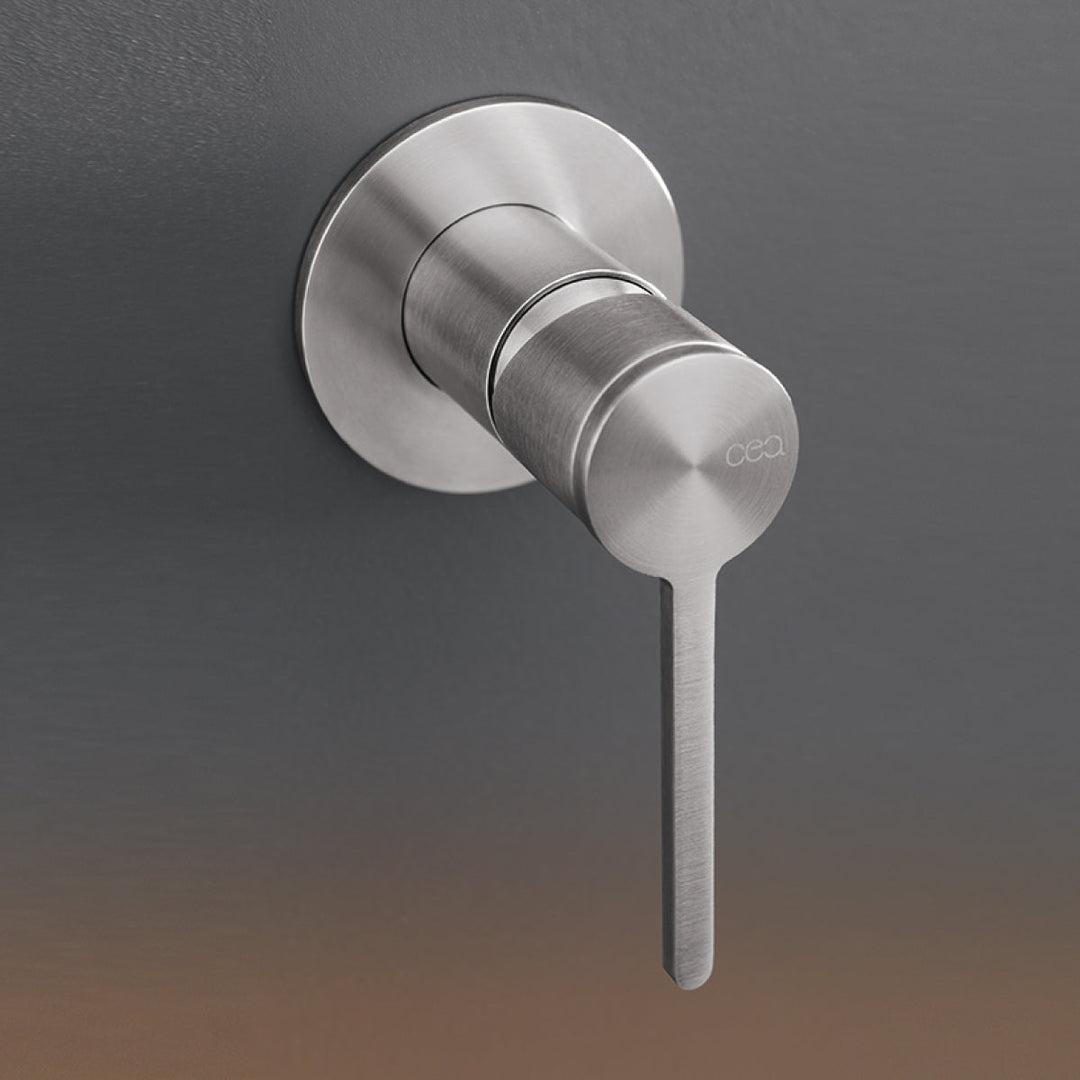 Innovo Wall mounted single handle mixer