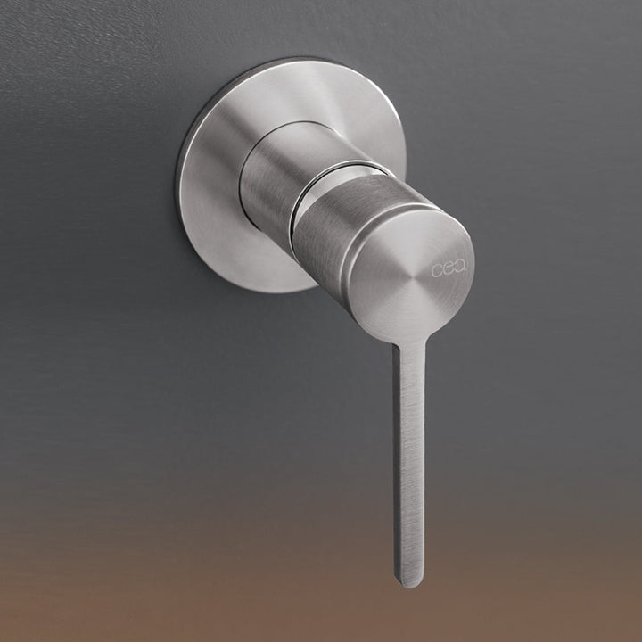 Innovo Wall mounted single handle mixer