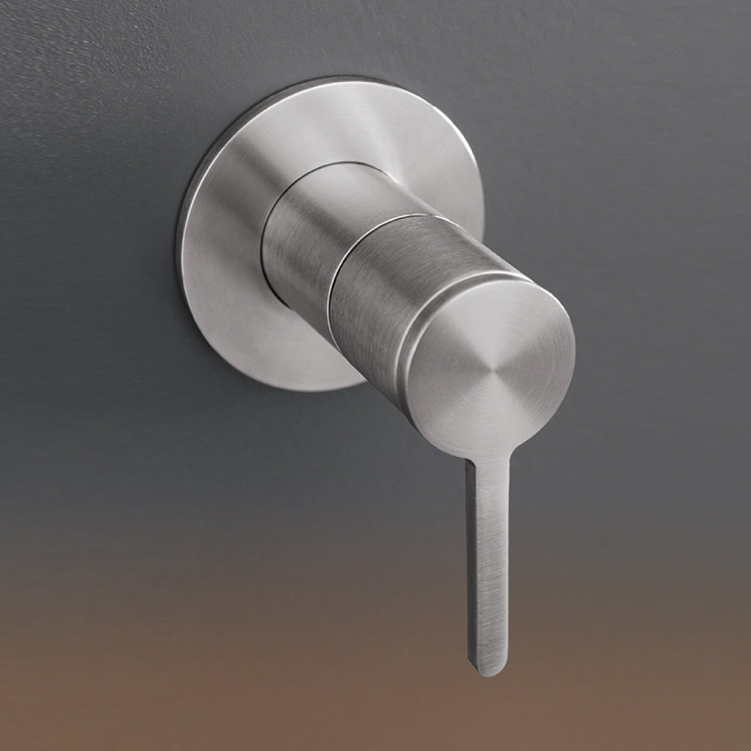 Innovo Wall mounted shut-off valve, hot water