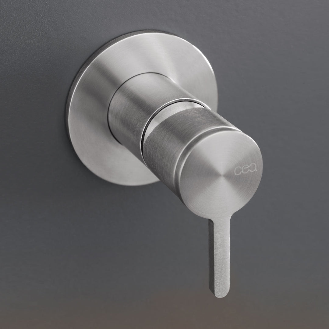 Innovo Wall mounted single handle mixer