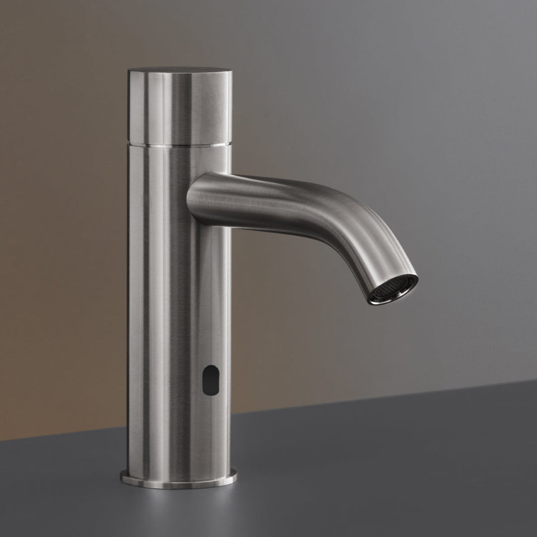 Infrared Taps And Sensors Deck mounted mixer, H. 160 mm, with IP67 waterproof infrared presence sensor and temperature regulation