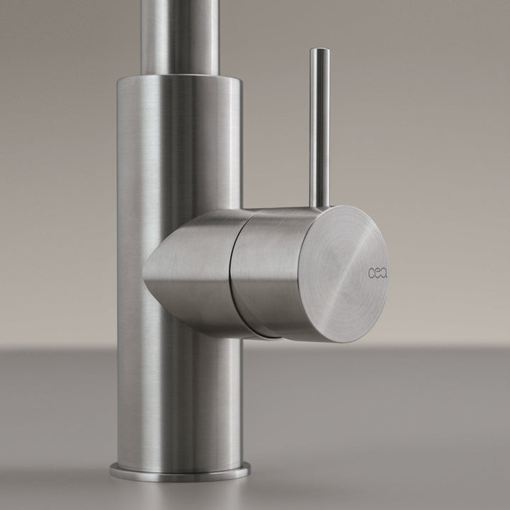 Single Hole Mixers With Pull Out Hand Shower Deck mounted mixer with swivelling spout and pull-out hand shower