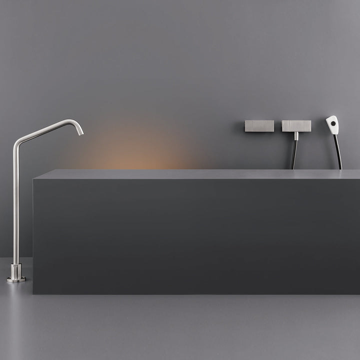 Neutra Free-standing spout for bathtub H. 720 mm