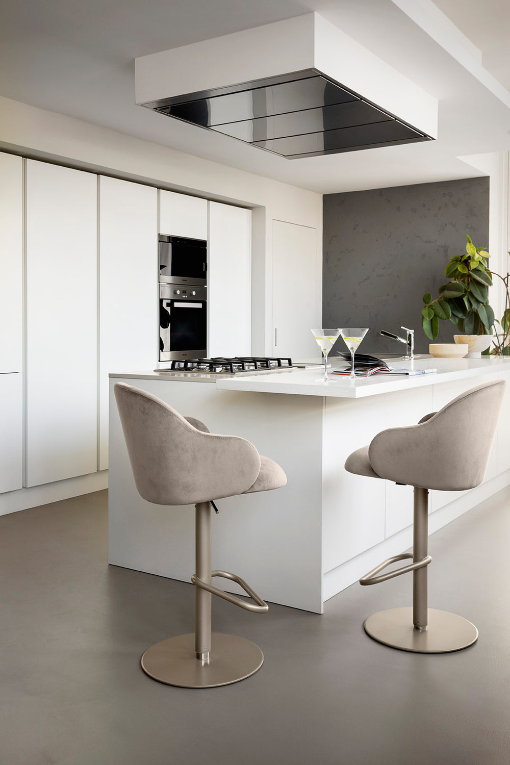 Holly Adjustable Height Counter Stool Counter Stools Calligaris