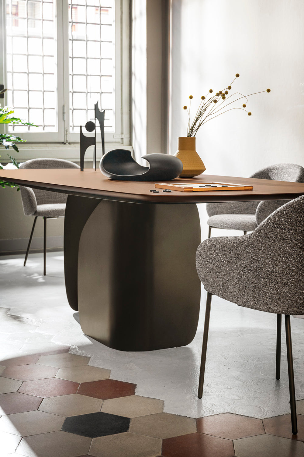 Twins Table with extendable elliptical top with pedestal base Dining Tables Calligaris