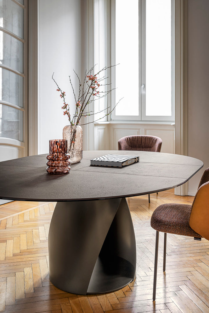 Cyclone Dining Table Extendable Round Showroom Model Dining Table Calligaris