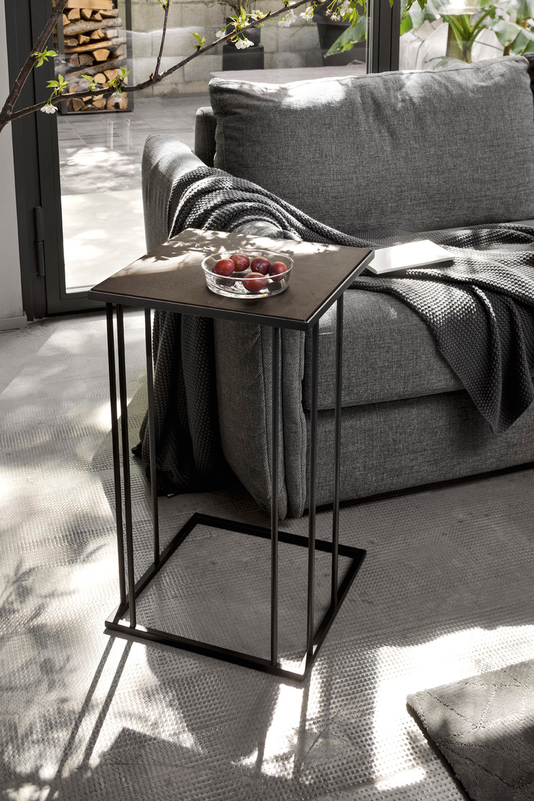 Renee Over-sofa table End Table Calligaris