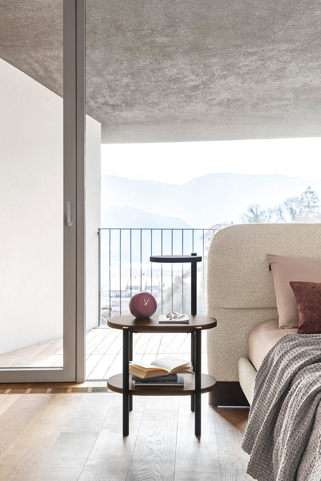 Madame Oval bedside table with LED Side Table Calligaris