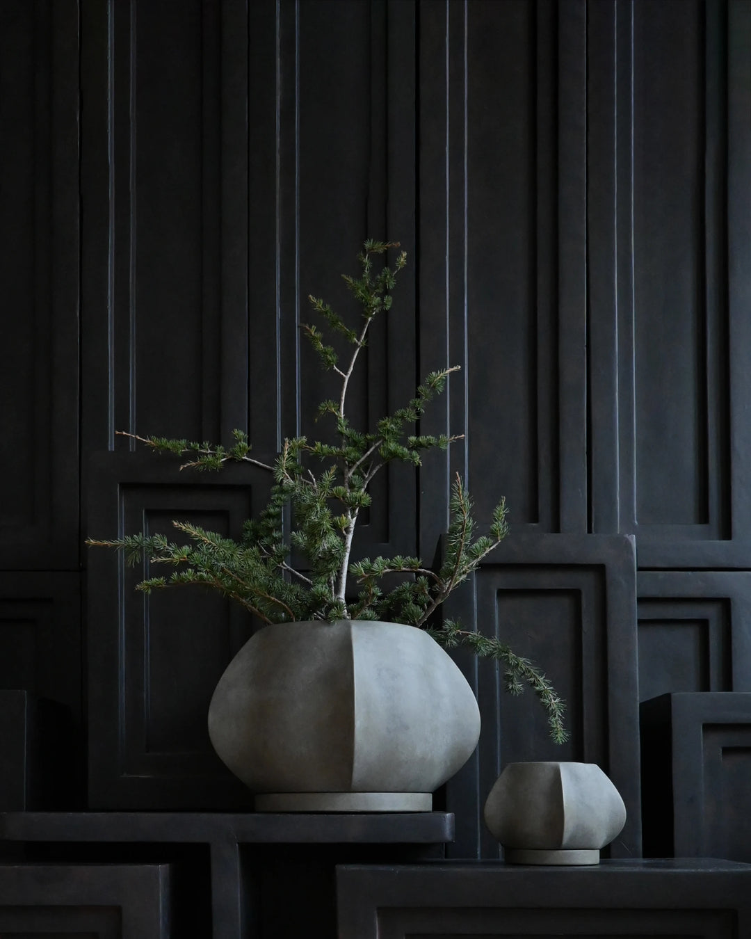 Arket Plant Pot, Mini - Dark Grey Home & Garden:Home Décor:Other Home Décor 101 Copenhagen   