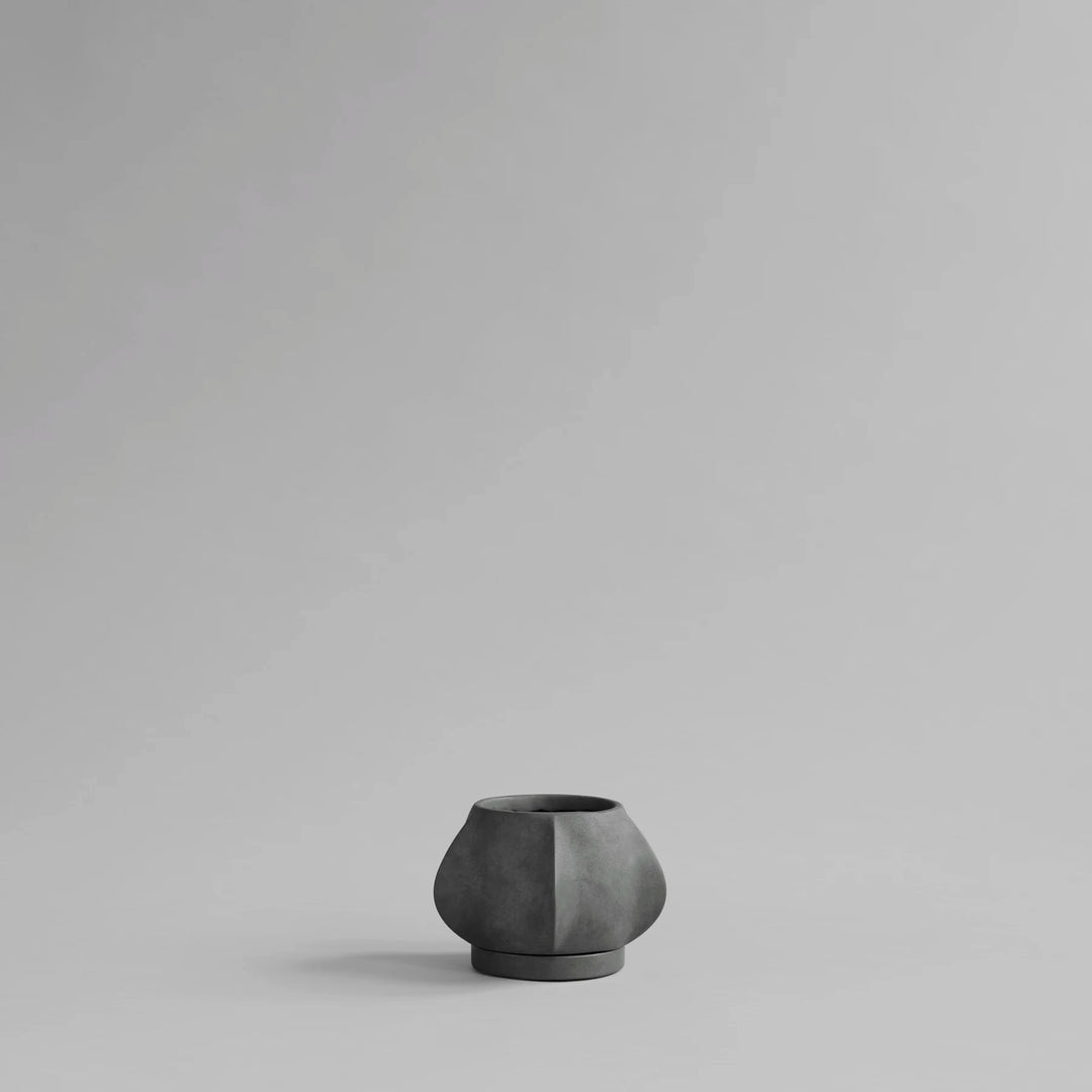 Arket Plant Pot, Petit - Dark Grey Home & Garden:Home Décor:Other Home Décor 101 Copenhagen   