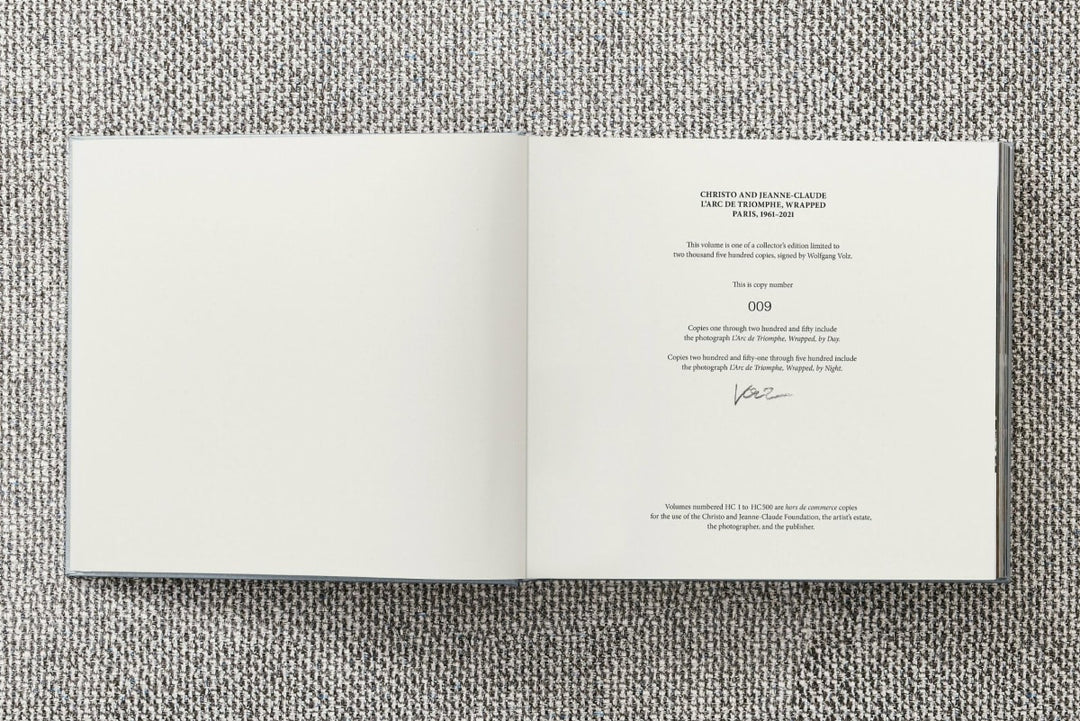 Christo and Jeanne-Claude. L'Arc de Triomphe, Wrapped, Paris – Italian Luxury Interiors Christo and Jeanne-Claude. L'Arc de Triomphe, Wrapped, Paris – Italian Luxury Interiors