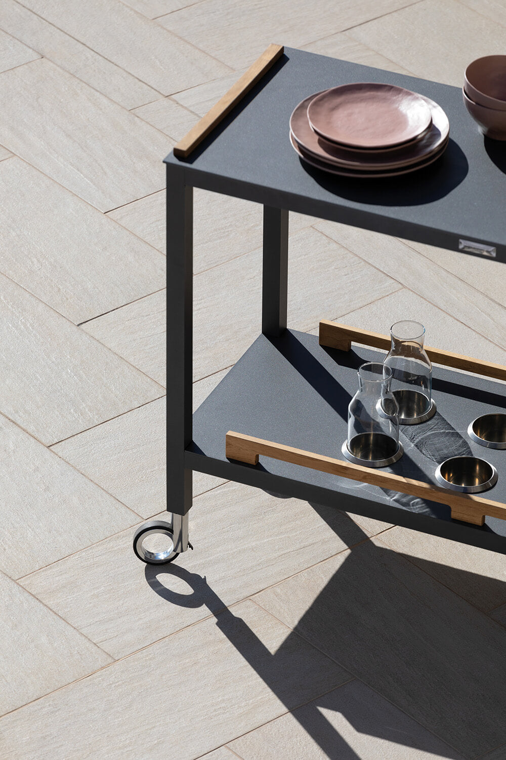 Flair Console Complements Atmosphera