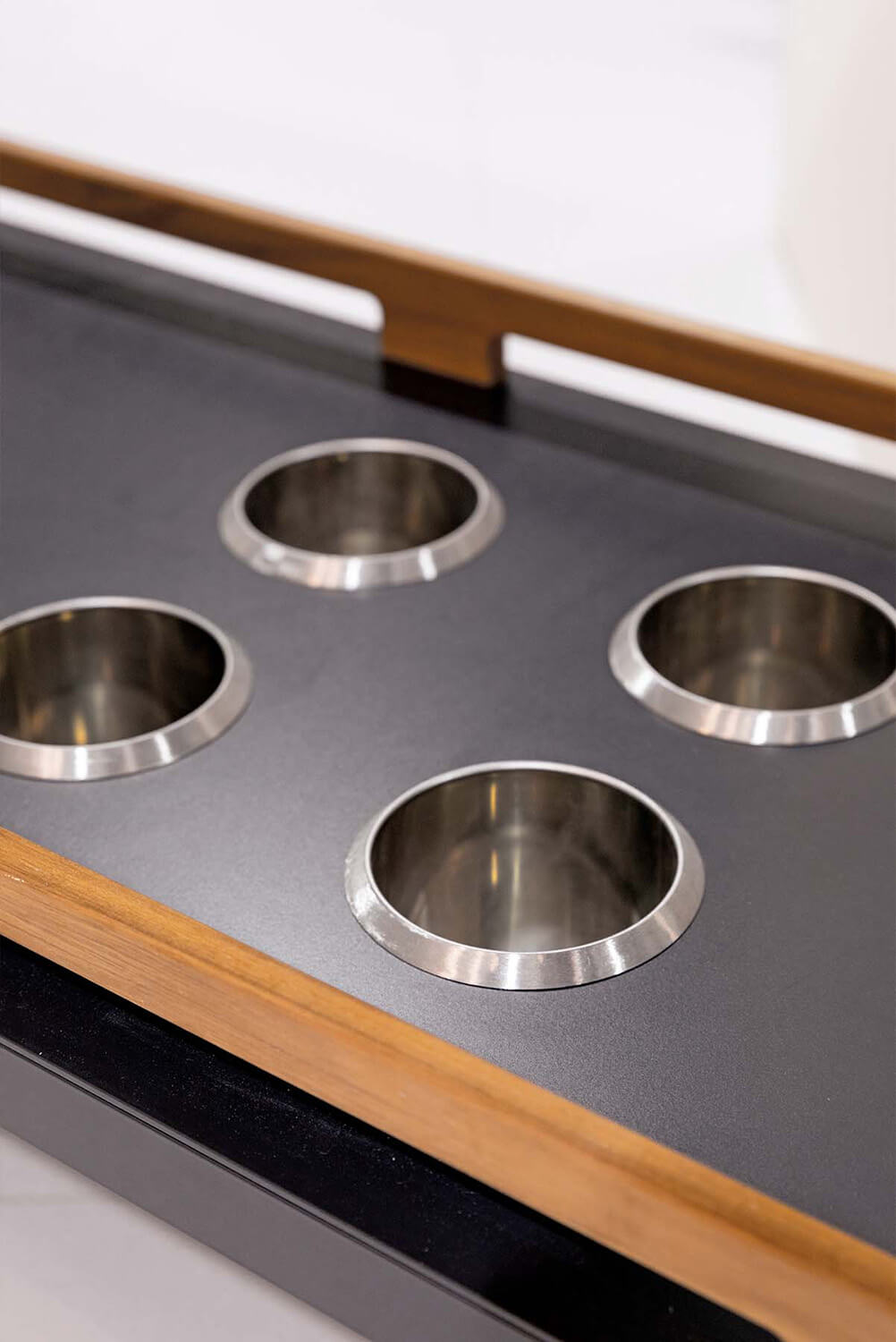 Flair Console Complements Atmosphera