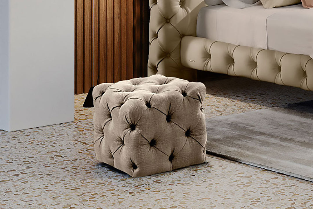 Aston Pouf Ottomans + Stools Gamma Arredamenti
