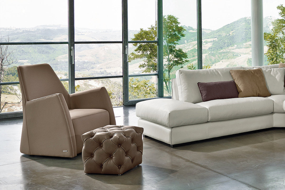 Aston Pouf Ottomans + Stools Gamma Arredamenti