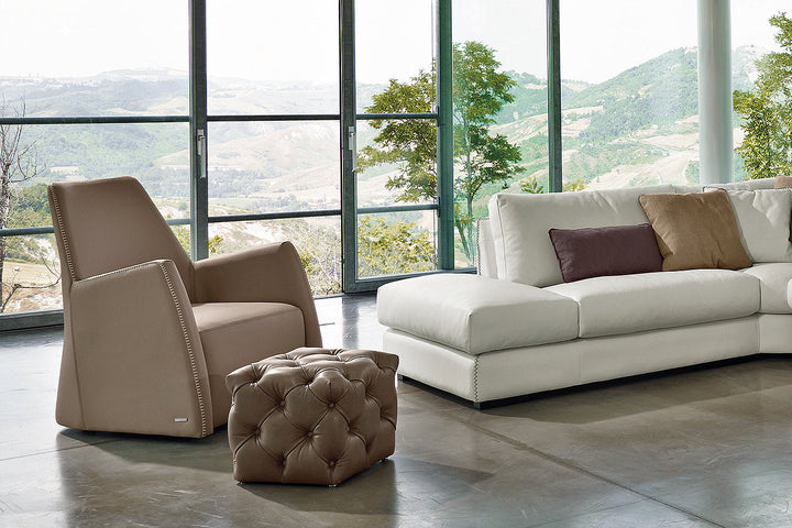 Aston Pouf Ottomans + Stools Gamma Arredamenti