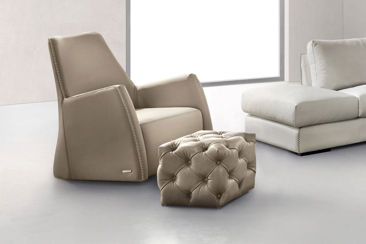 Aston Pouf Ottomans + Stools Gamma Arredamenti