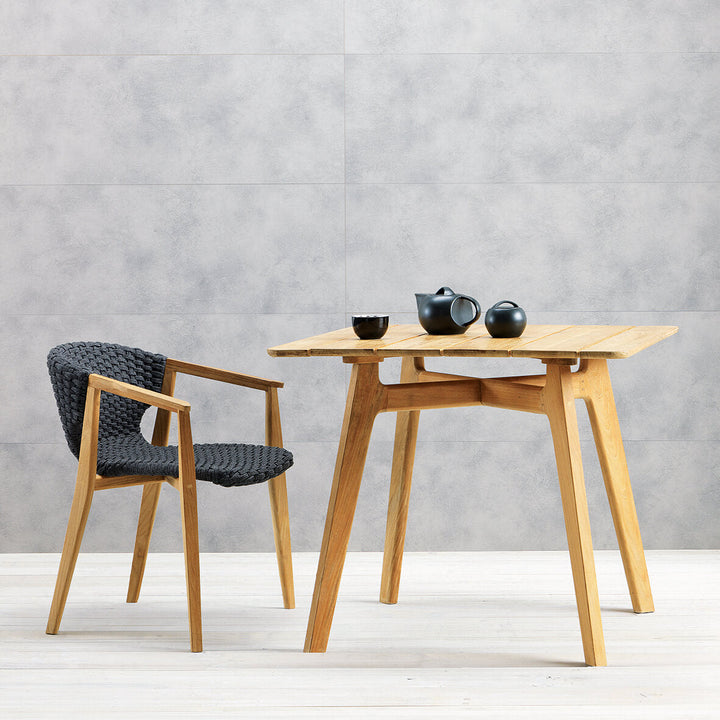 Knit Table