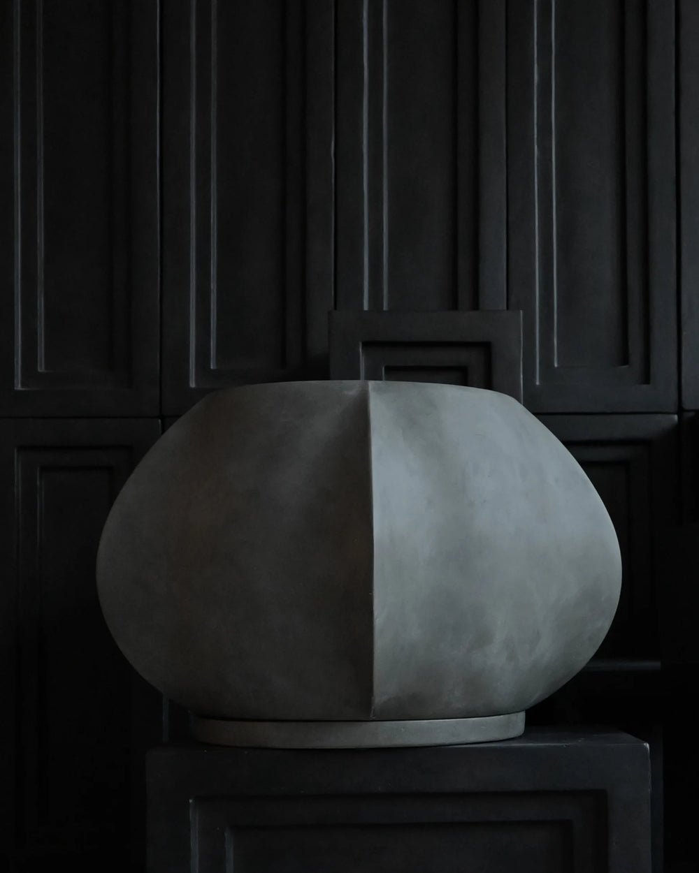 Arket Plant Pot, Big - Dark Grey Home & Garden:Home Décor:Other Home Décor 101 Copenhagen   