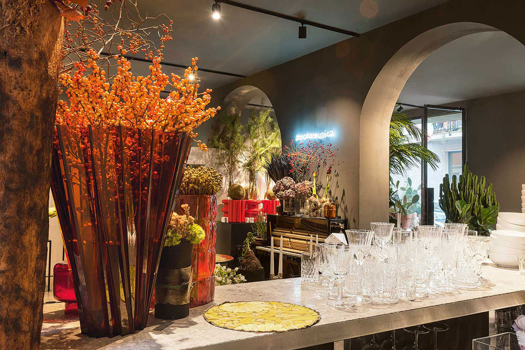 Shanghai Vase Vases + Planters Kartell