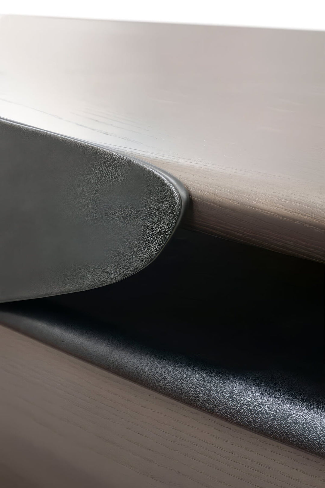 Kimé Desk - Maserati Edition Office Desks & Drawers Giorgetti