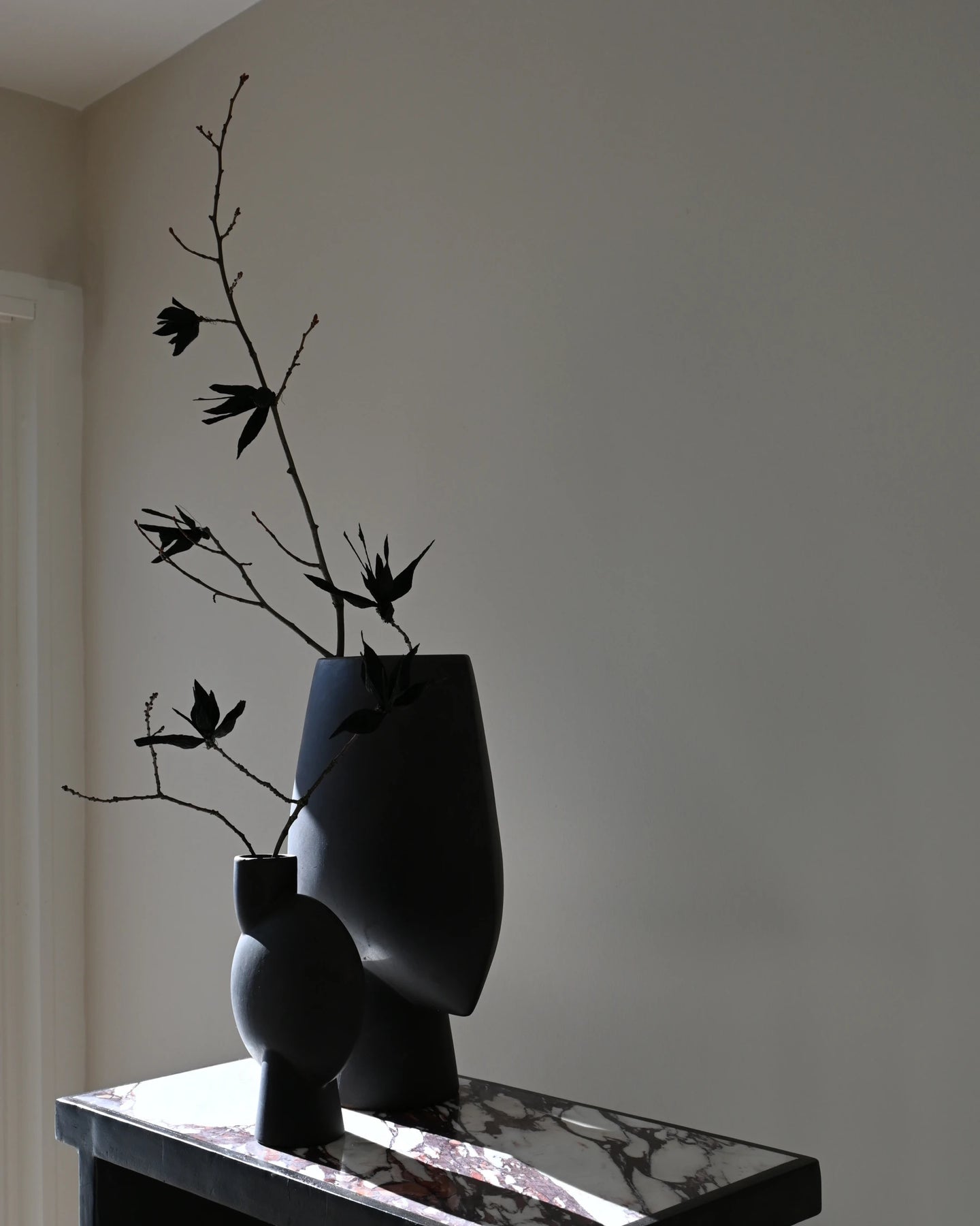 Sphere Vase Bubl, Medio - Coffee – Italian Luxury Interiors Sphere Vase Bubl, Medio - Coffee – Italian Luxury Interiors