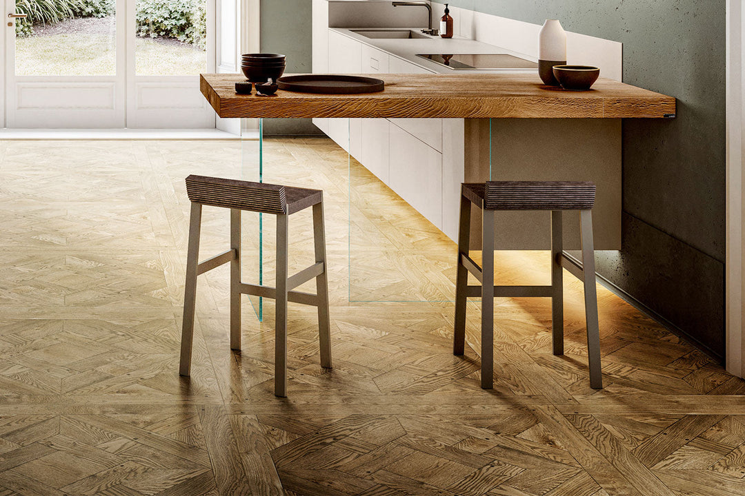 Steps Stool Bar + Counter Stools Lago