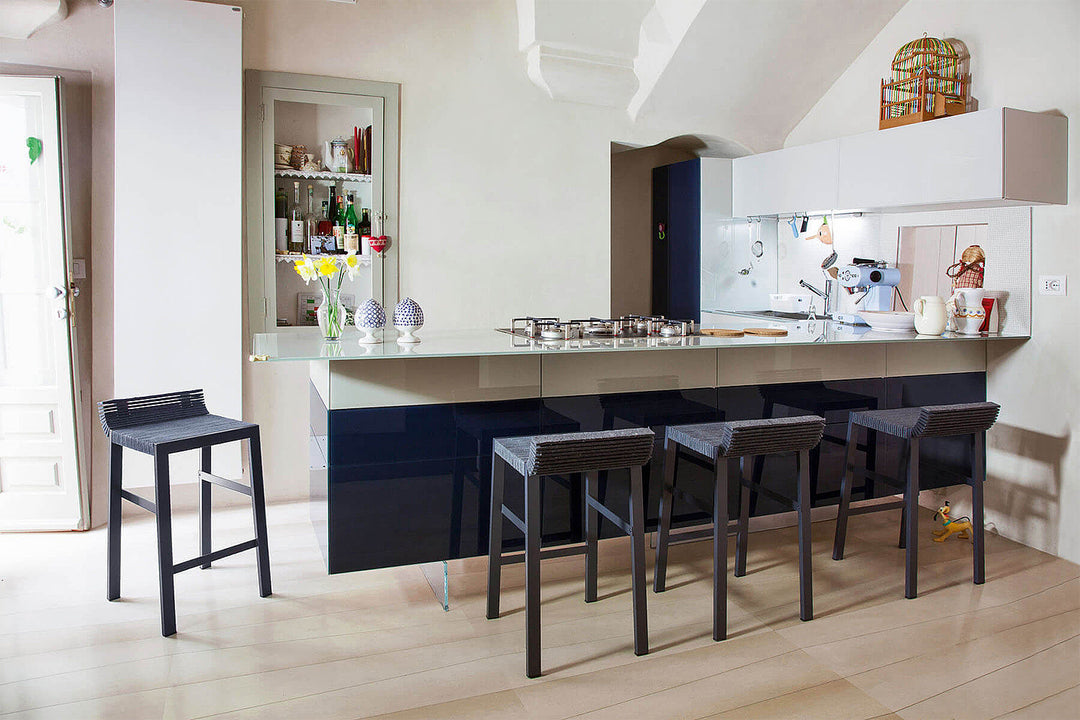 Steps Stool Bar + Counter Stools Lago