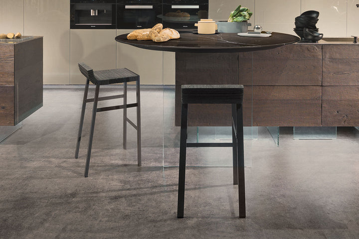 Steps Stool Bar + Counter Stools Lago