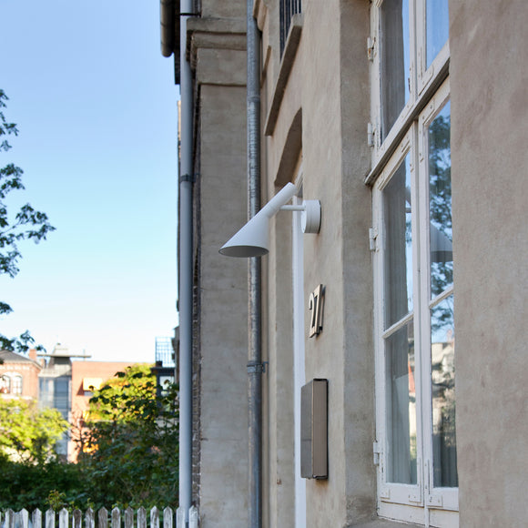 AJ 50 Outdoor Wall Light Louis Poulsen