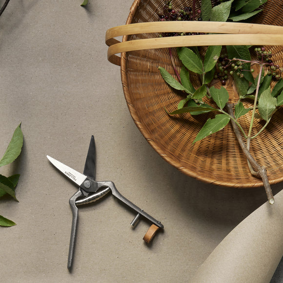 Pallares x Menu Plant Pruner Gardening Audo Copenhagen