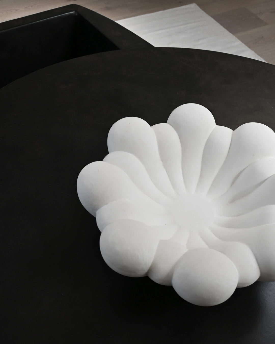 Bloom Tray, Big - Bone White – Italian Luxury Interiors