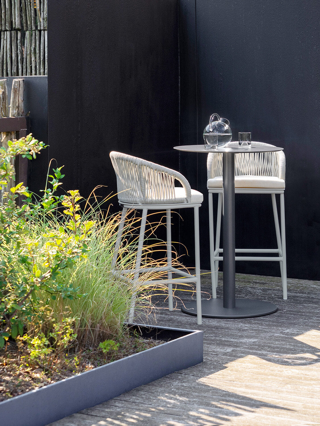 Net B Table &mdash; Cassoni Fixed Tables Atmosphera