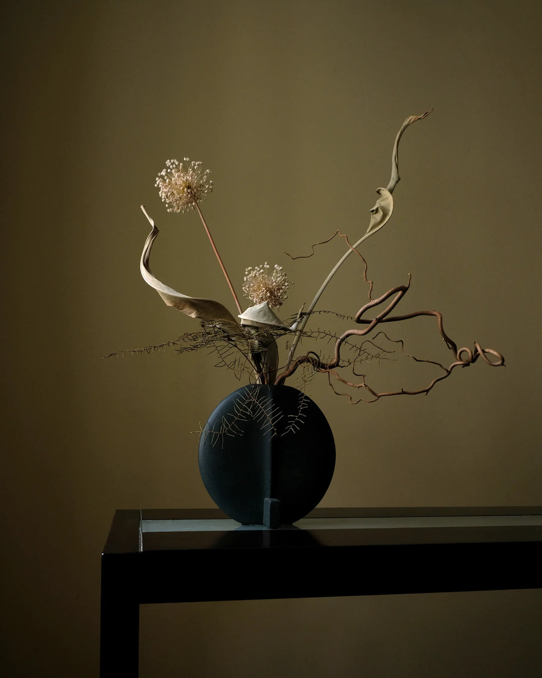 Guggenheim Vase, Petit - Black Vases 101 Copenhagen   