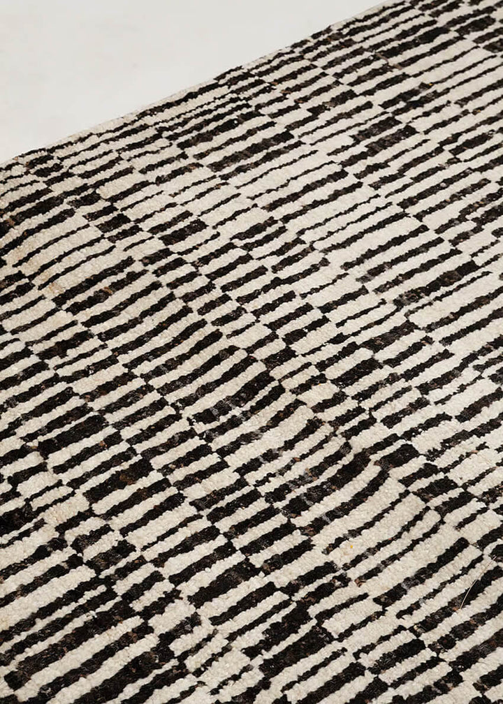 One of a Kind Rug Rugs Amini