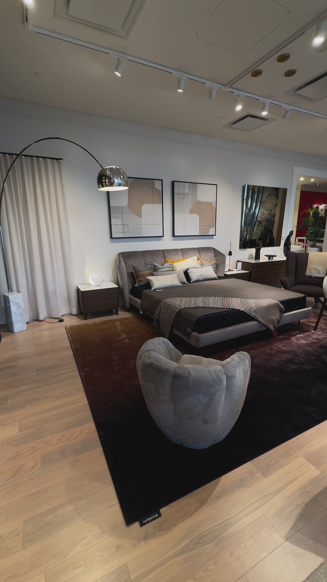 Jill King Bed Showroom Model Beds Calligaris