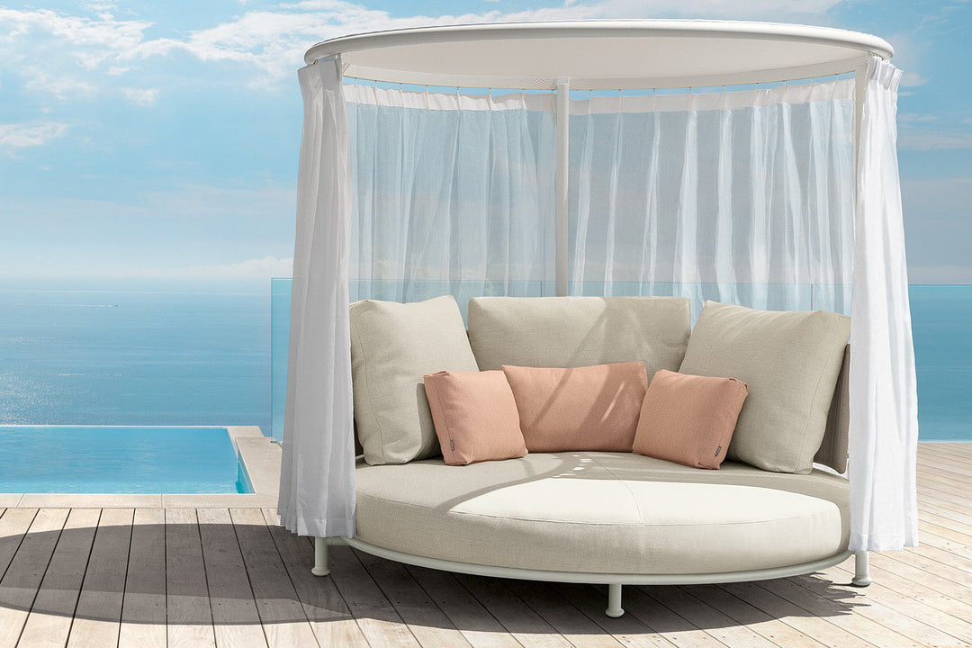 Coral Daybed Outdoor Chaise Lounges Talenti