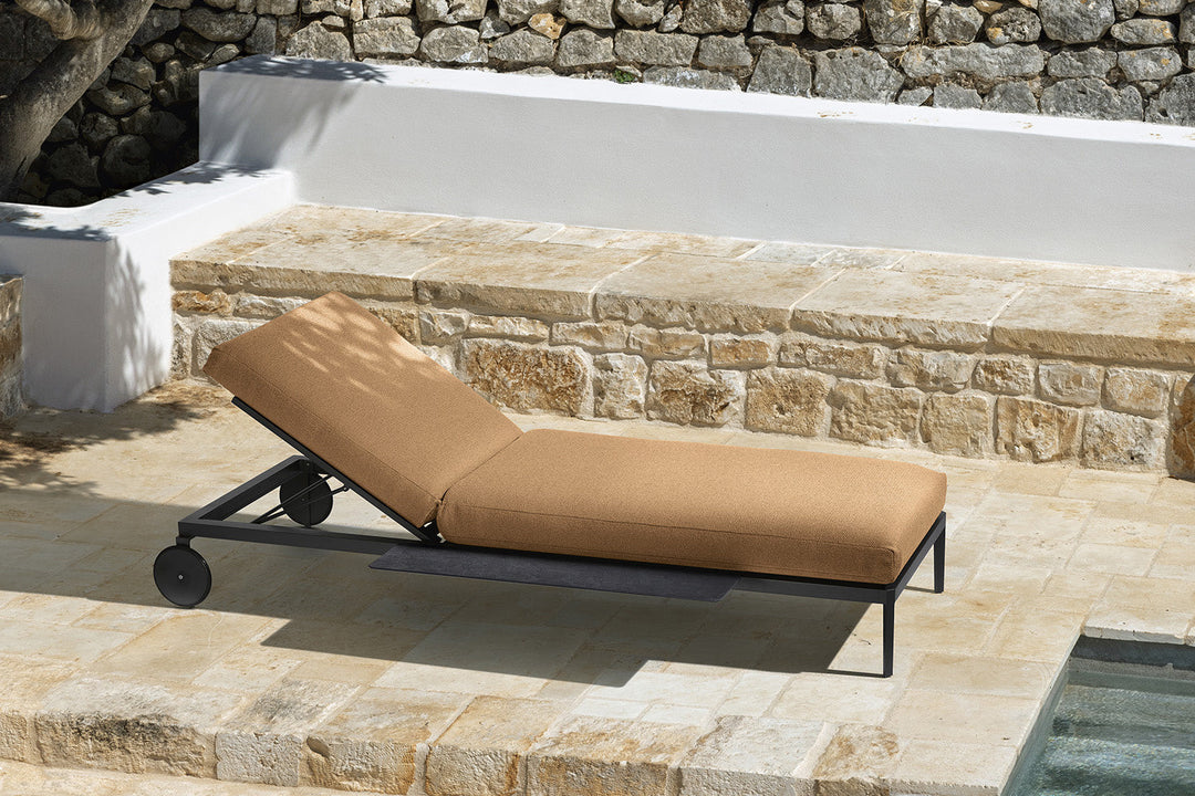 Leaf Chaise Lounge Outdoor Chaise Lounges Talenti