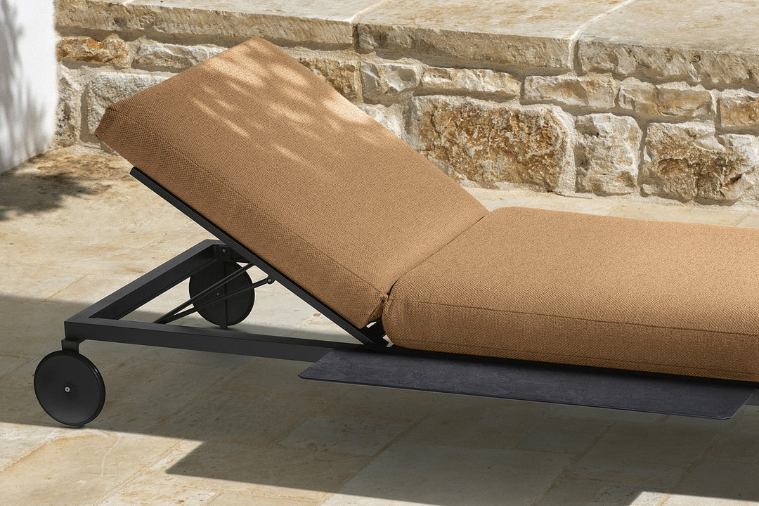 Leaf Chaise Lounge Outdoor Chaise Lounges Talenti