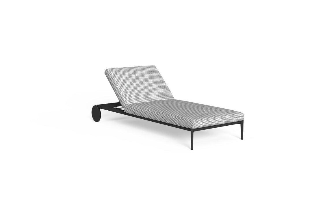Leaf Chaise Lounge Outdoor Chaise Lounges Talenti
