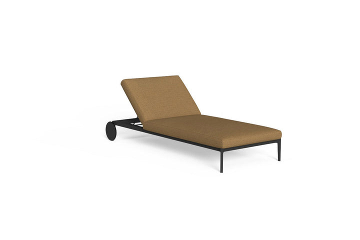 Leaf Chaise Lounge Outdoor Chaise Lounges Talenti