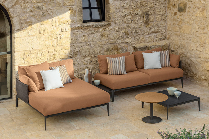 Leaf Chaise Sectional Sofa with Table Outdoor Sectionals Talenti