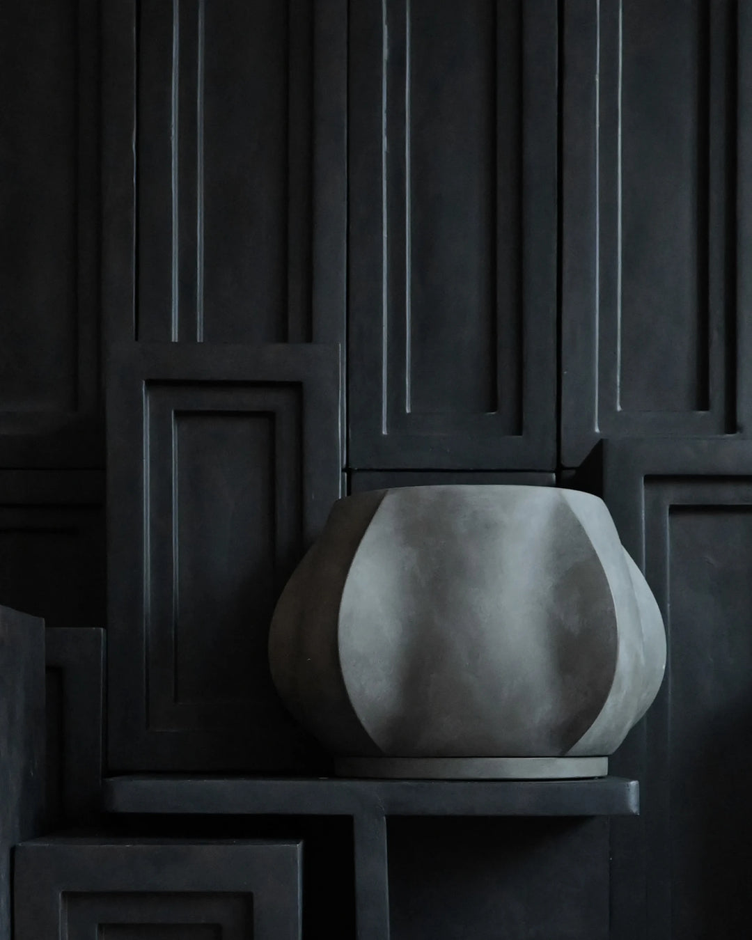 Arket Plant Pot, Mini - Dark Grey Home & Garden:Home Décor:Other Home Décor 101 Copenhagen   