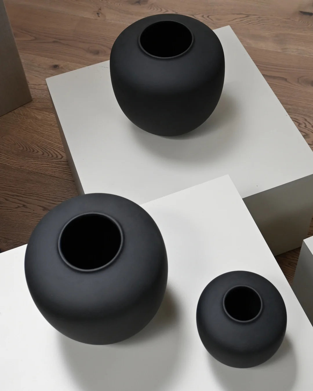 SUNAO VASE PETIT - BLACK Vases 101 Copenhagen   